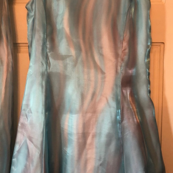 Young girls formal dress with matching scarf - Picture 3 of 6